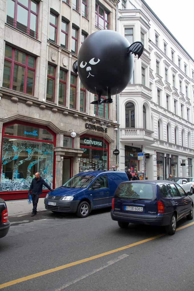 bild2 1 1 | Film Balloons | Light Balloons | Grip Cloud Balloons | Helium Compressor｜Rc Blimps ｜Inflatable Tent | Car Cover |