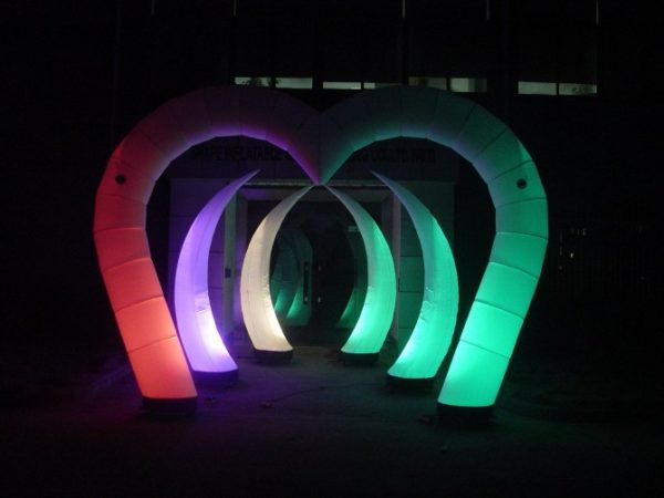 heart shape arch lighting