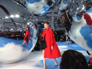 Read more about the article Inflatable Mirror Balloon