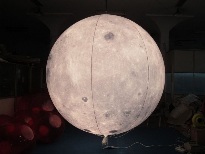 3m moon balloon with light 2 | Tichuan
