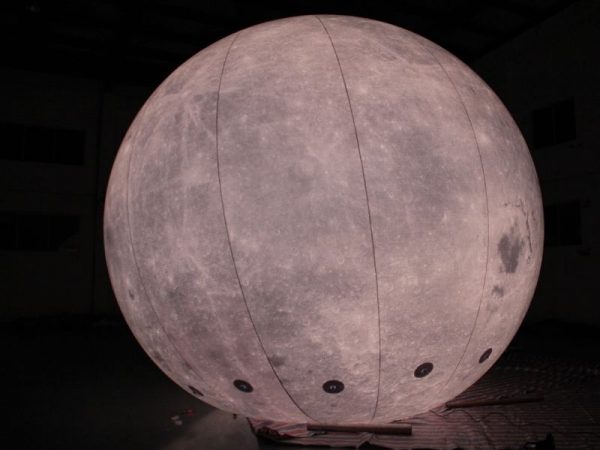 5m Moon Balloon With Light - Image 4