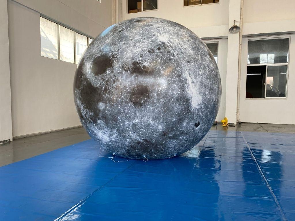 3m helium moon balloon front 3