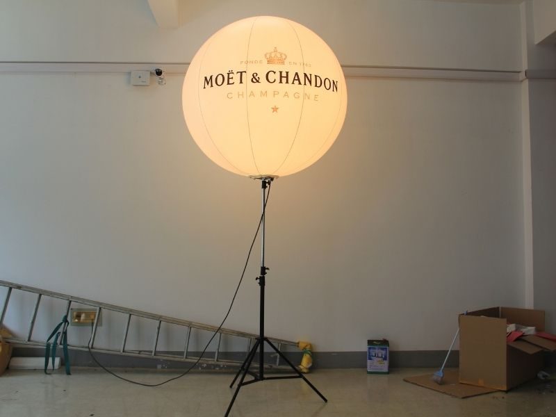 Moet Balloon