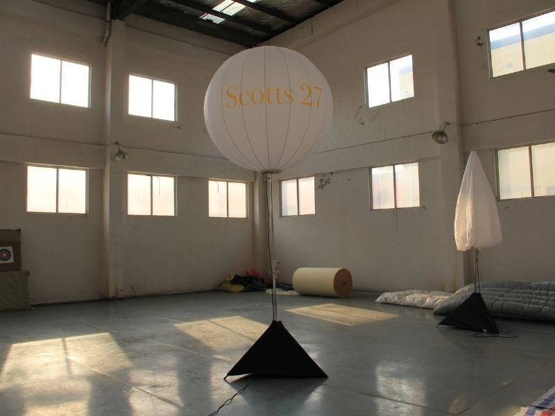 Scotts-27-Tripod-Stand-Balloon.jpg
