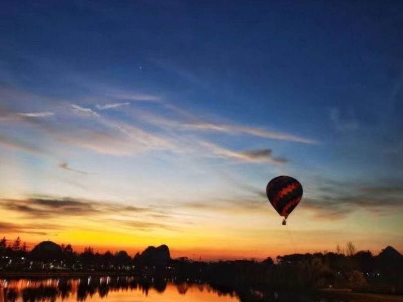 hot balloon night